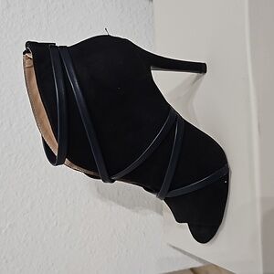 Journee Collection Booties